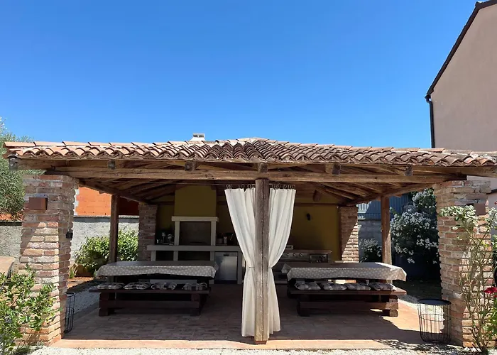 Koronsovac House With 4 Poreč