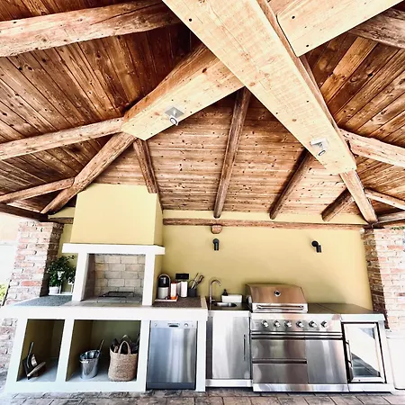 Koronsovac House With 4 * Porec