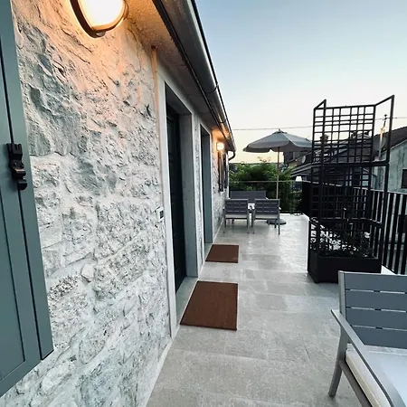 Koronsovac House With 4 Appartement *